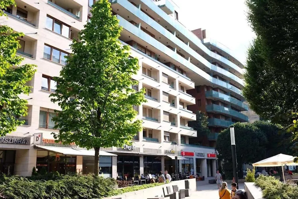 Corvin Cozy Apartment With Balcony309 Budapeszt